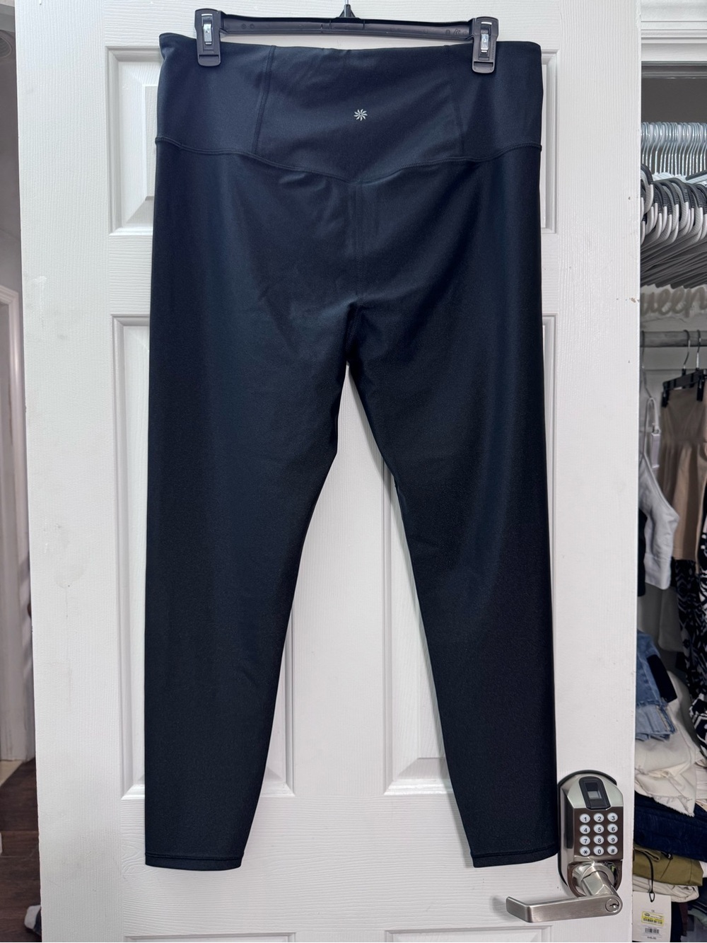 Athleta Elation Shine Tight Black - Picture 5 of 8